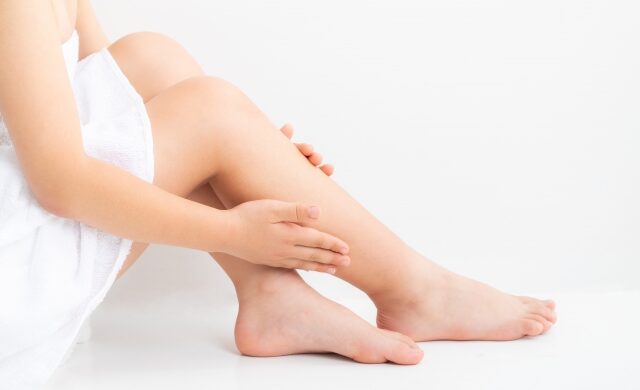 冷房による「冷え疲れ」と「むくみ」対策に、夏こそ靴下を！